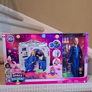 Barbie Space Discovery Space Hub  Station  Playset. Brand New.